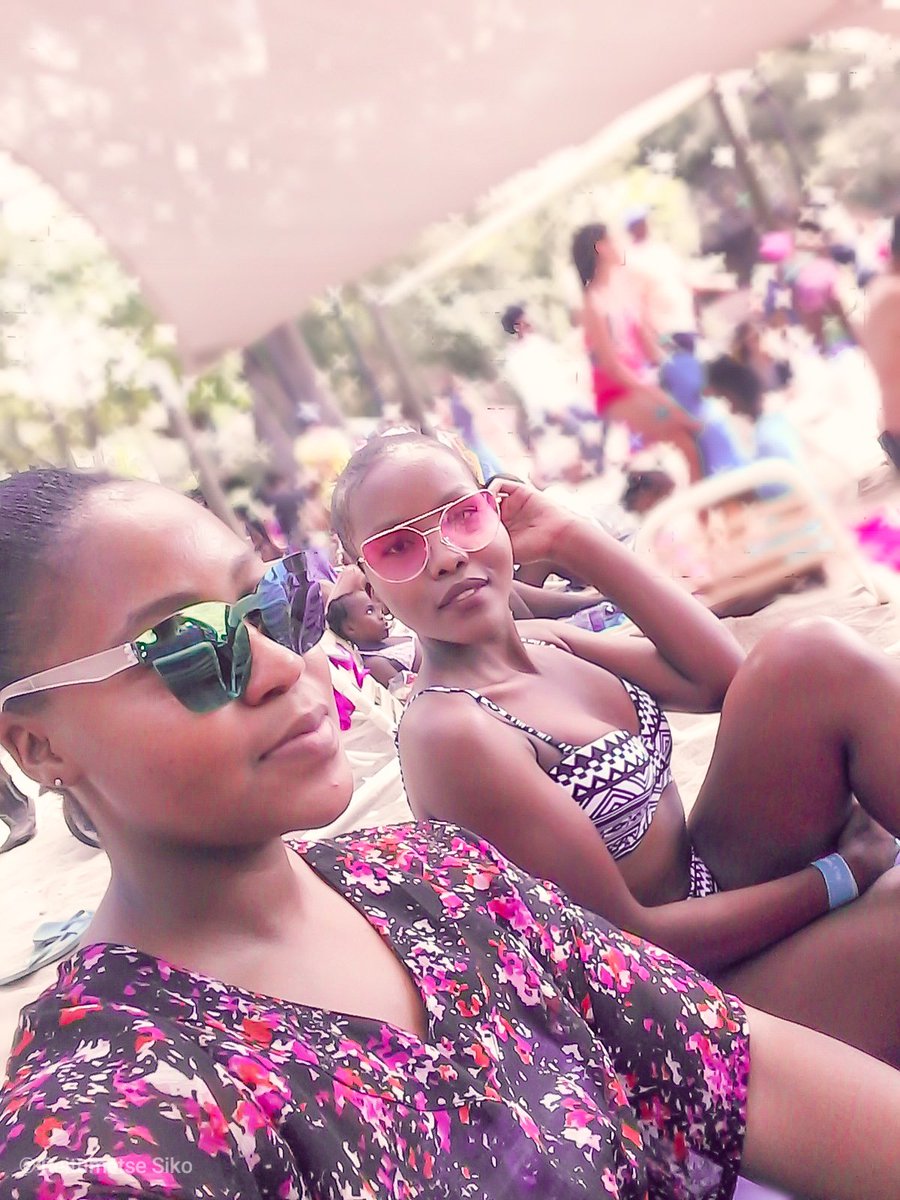 T_Siko's tweet photo. @Vaselineza #HelloSummerSkin ππ https://t.co/HOIiduuKJt