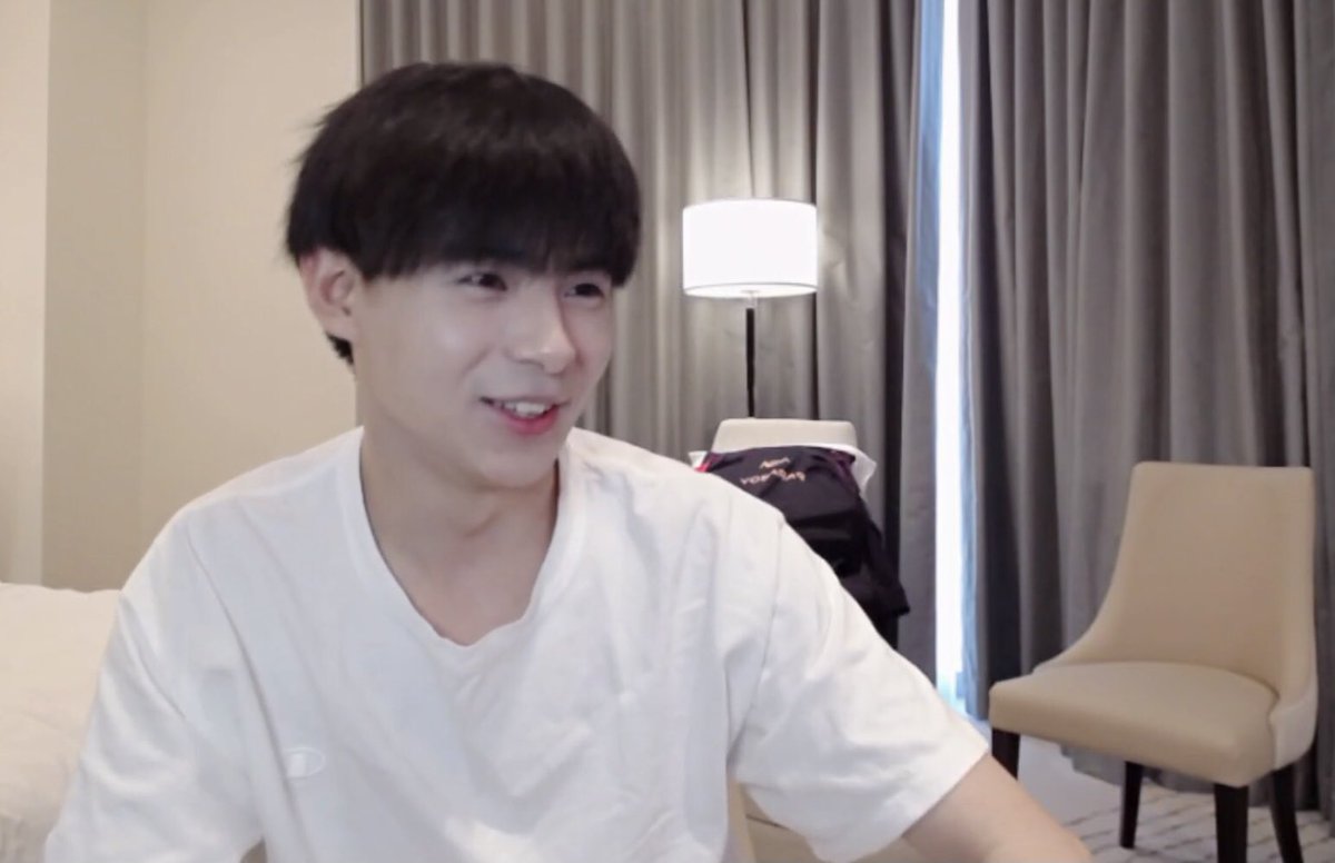 Smile_AR13's tweet photo. มีใครเขินฟันกระต่ายน้องเหมือนเราบ้างปะ 😂 คือเวลาน้องยิ้มแล้วฟันกระต่ายน้องน่ารักอะ เห็นแล้วเขิน 5555555555555 #NovaXQF https://t.co/79mb7gWjd4