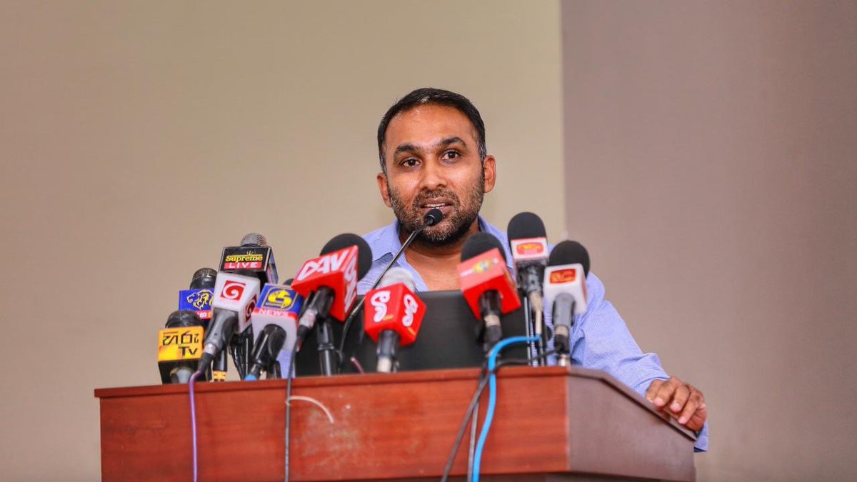 RajapaksaNamal's tweet photo. For the 1st time national athletes and coaches to be signed &amp; contracted on a professional basis with a performance based payment structure! Professional athletes are essential for us to achieve our nations #sporting goals! 🥇 🥈 🥉 #ජයගමු 🇱🇰 #roadtoolympic #olympicgames https://t.co/qzqeHgIAbr