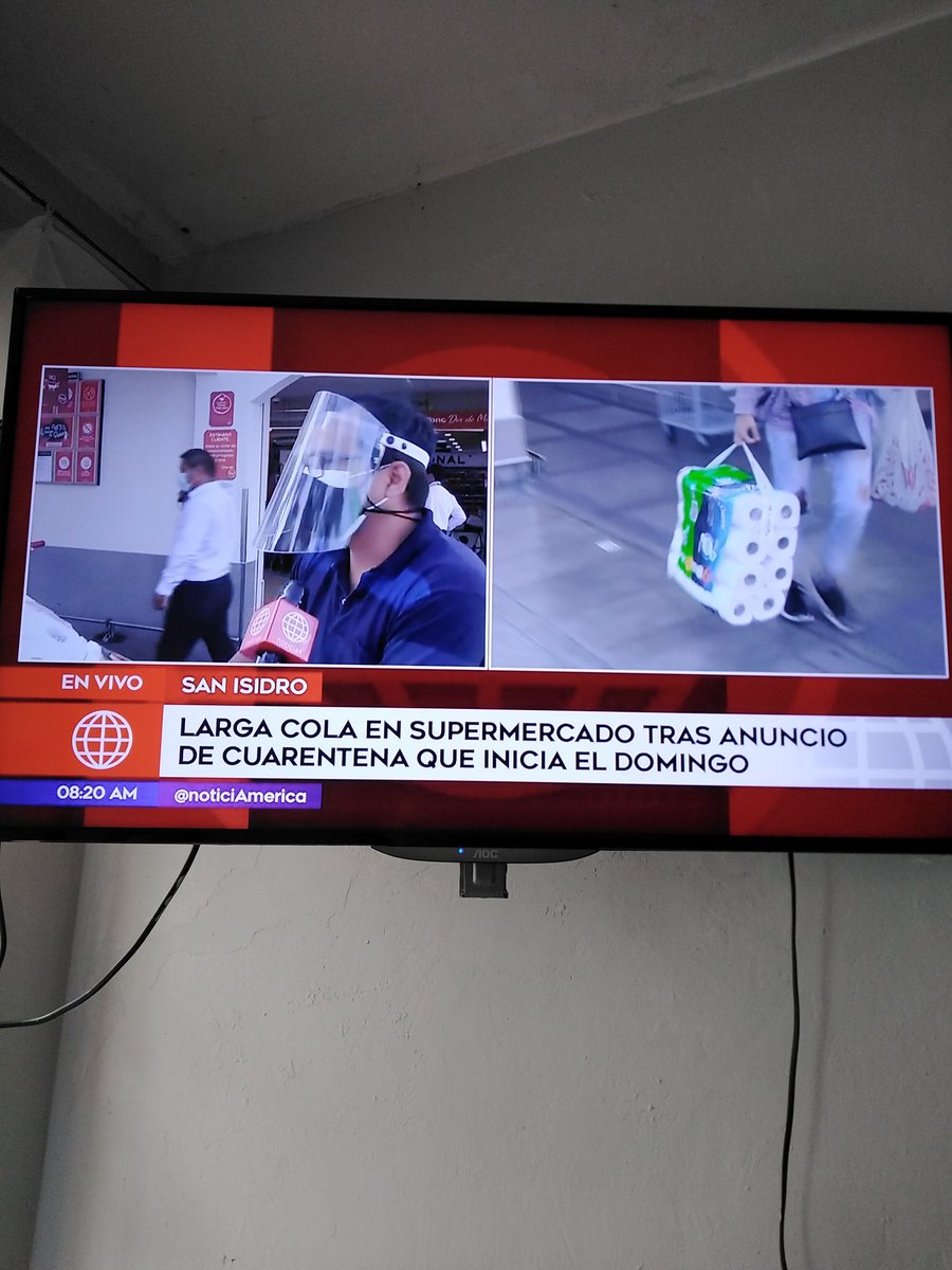 RodKillerMusic's tweet photo. Es muy deprimente ver como la gente se alarma y empieza a comprar papel higiénico a lo loco, les informo que el covid se transmite vía aérea, no vía Anal #estupidez #lima #cuarentena #Covid_19 #idiotas https://t.co/xvs6myEcJy