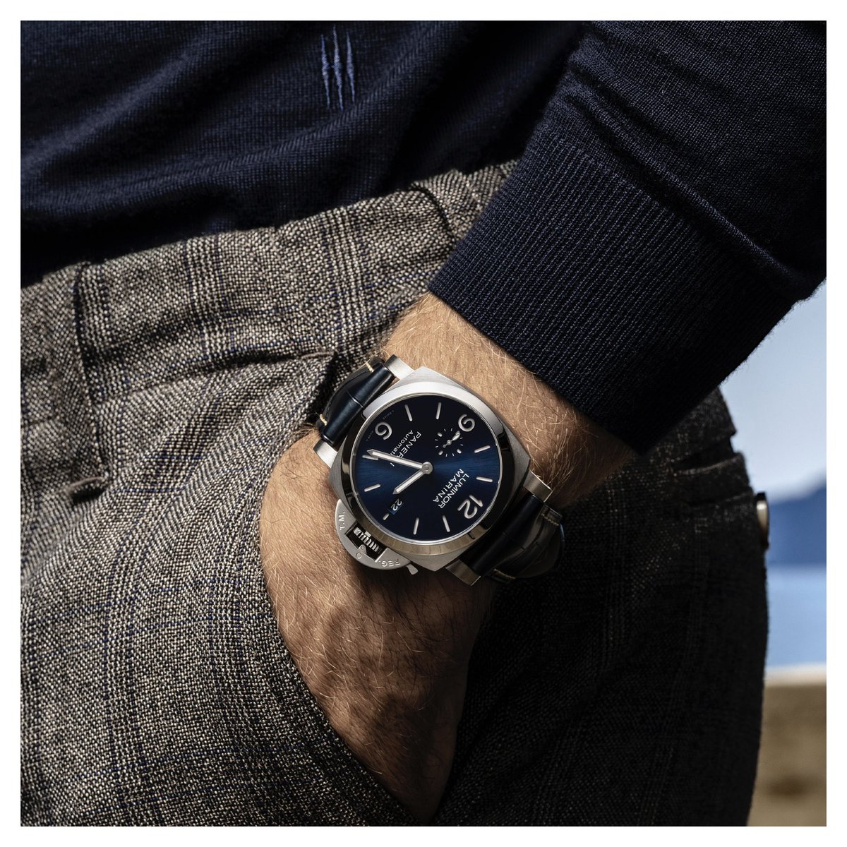 BerrysJewellers's tweet photo. A design that is unmistakably recognisable from across the room.
The Luminor Marina #PAM1313 featuring the iconic sandwich dial construction presented in blue, with a satiné soleil finish.
https://t.co/ybW3rfmf3e
#panerailuminormarina
#berrysjewellers
@PaneraiOfficial https://t.co/6QBz00idVU