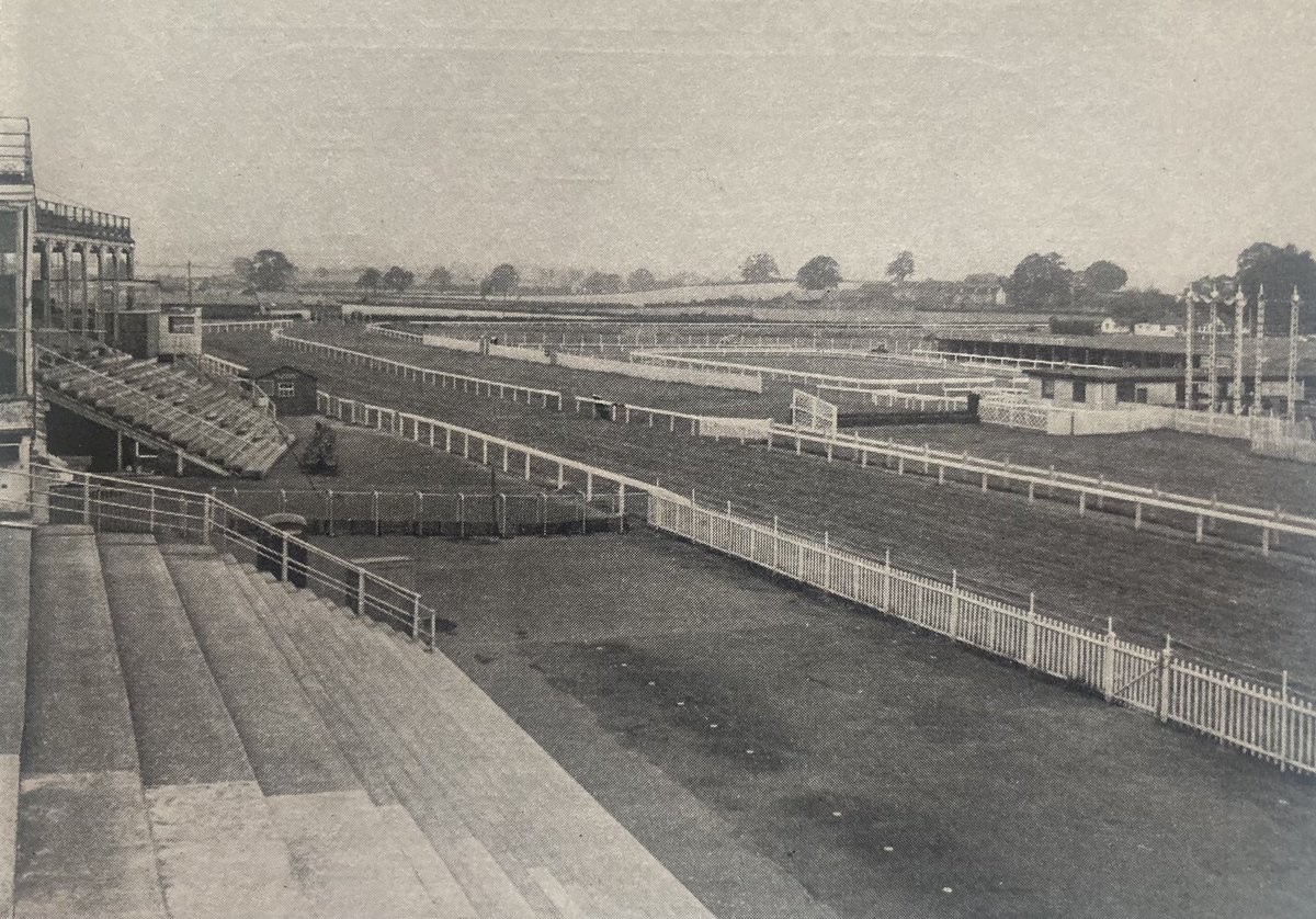 JohnWathenBerry's tweet image. Today’s lockdown diversion. Four racecourses to be identified, please. I’ll put the answers up some time after 6.00, but I’d imagine you’ll have worked them out long before that.