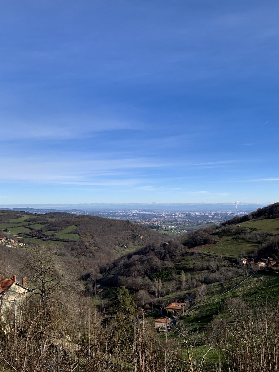 einSteinLyon's tweet photo. Take a little 3h walk from #StLaurentdeVaux to Thurins with magnificent views of the monts d'Or, #Lyon and the #Rhone valley
Be inspired by @einSteinLyon https://t.co/KOzidMpxVI