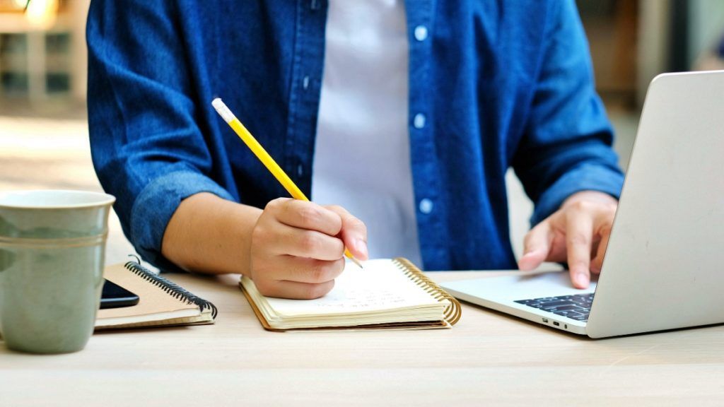 hrbartender's tweet photo. Education Benefits 📚 📚 5 Ways They Can Work For Your Hybrid Workforce Today - #HR Bartender #Business #EducationBenefits #TuitionAssistance https://t.co/fuDd7yNV0B https://t.co/jSbnUujBnV