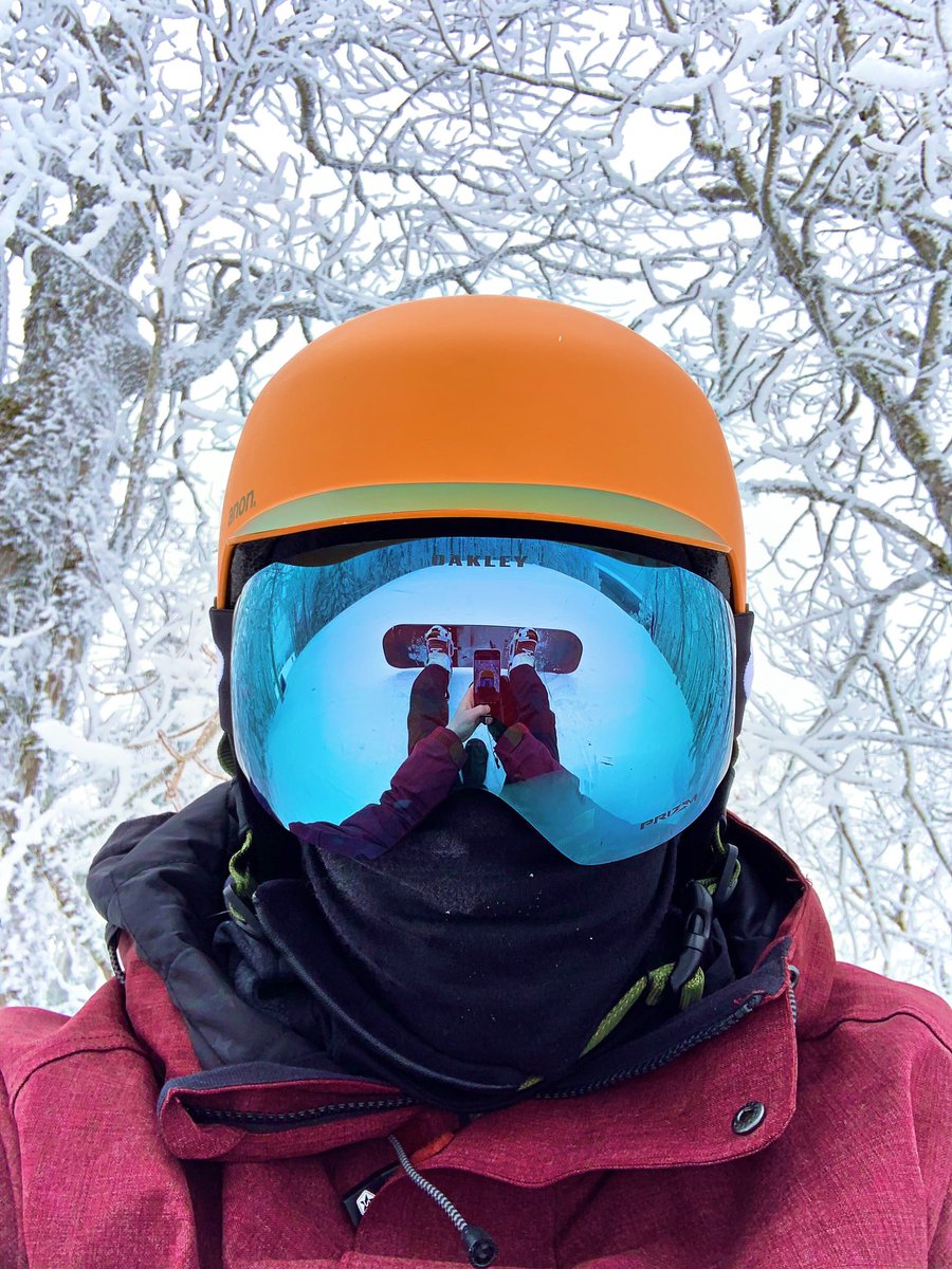 Everyone should ski and/or snowboard #gosnowboarding