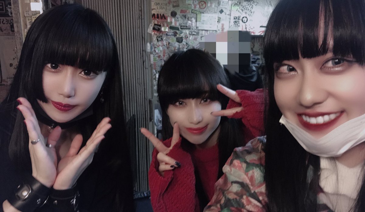 待雪アイリ 前髪ぱっつん黒髪ロング赤リップ3人組 Part2 待雪アイリ 前髪ぱっつん黒髪ロング赤リップ3人組 Part2
