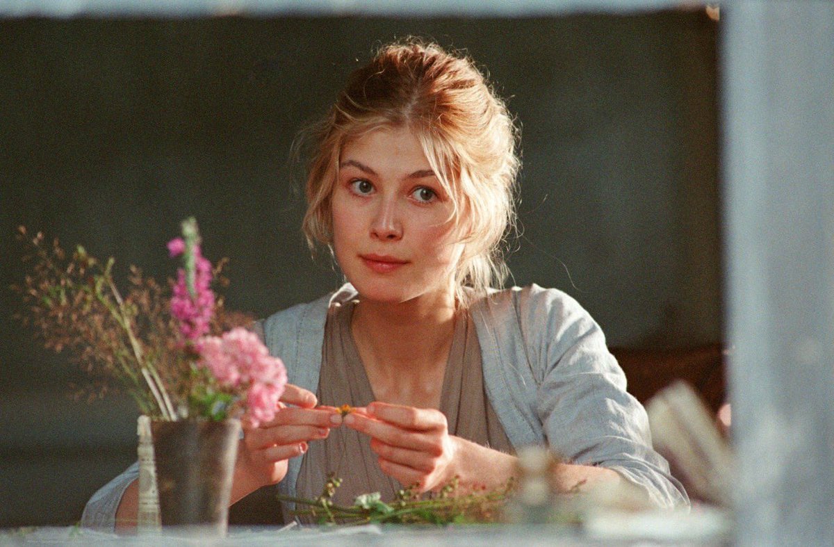 Happy birthday to rosamund pike, one of the most underrated actresses of our times 