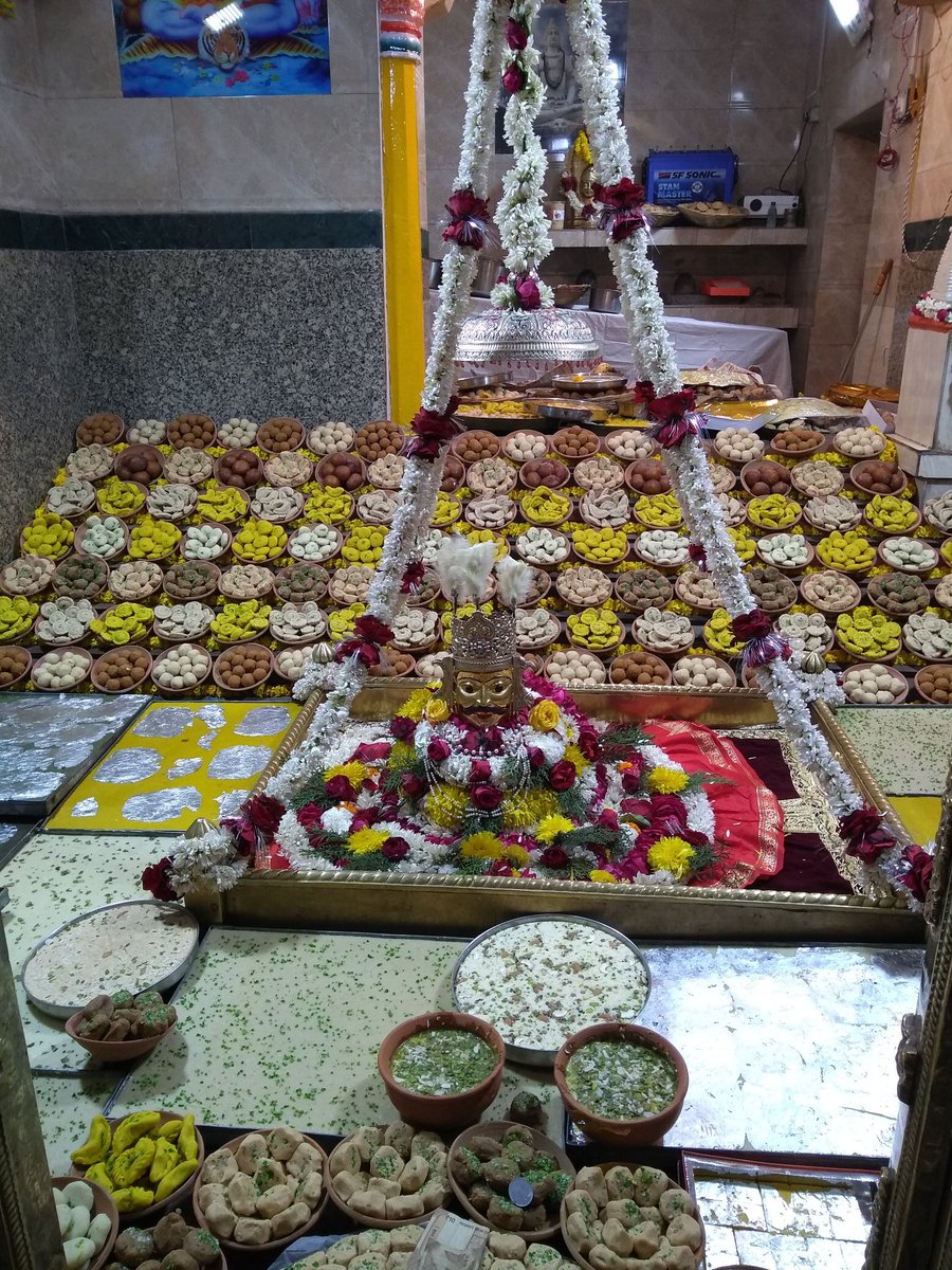 Thread अन्नकूट महोत्सव श्रृंगार, काशी १) श्री आत्मविशेश्वर १/n