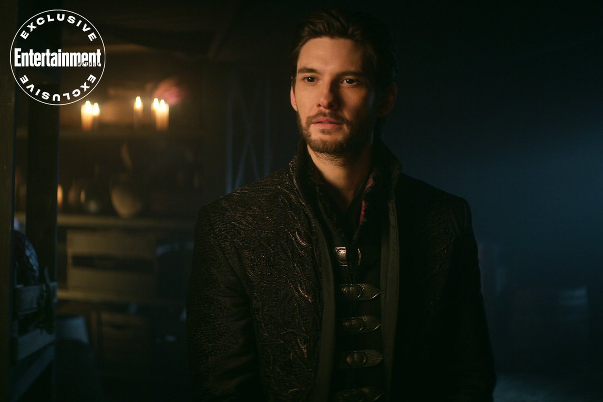 grishaupdates's tweet photo. NEW: SHOW STILLS via @EW #ShadowAndBone https://t.co/fVMXafJ5YX