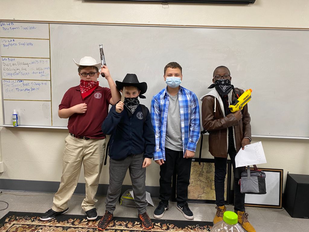CoventryChrist's tweet photo. Our 6th grade had fun dressing up and learning about the Pony Express!! https://t.co/f5nVNnBaGd