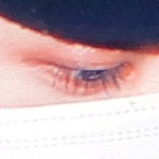 HONGJOONG TUCKING HIS HAIR BEHIND HIS EAR 