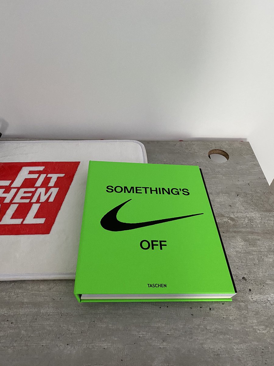 FitThemAll on X: On a reçu le livre Off White x Nike 📗 On peut