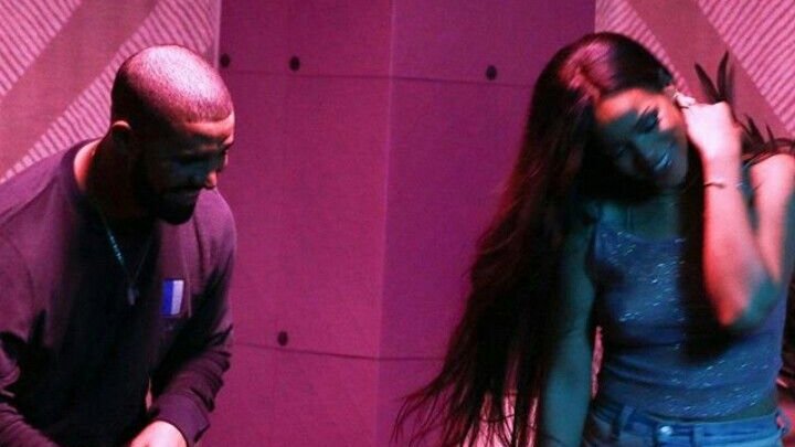 EssenceGU's tweet photo. Today (Jan. 27) is the 5th anniversary of Rihanna and Drake's single, "Work." 💗💗💗💗 https://t.co/ZbqW5wQaVu