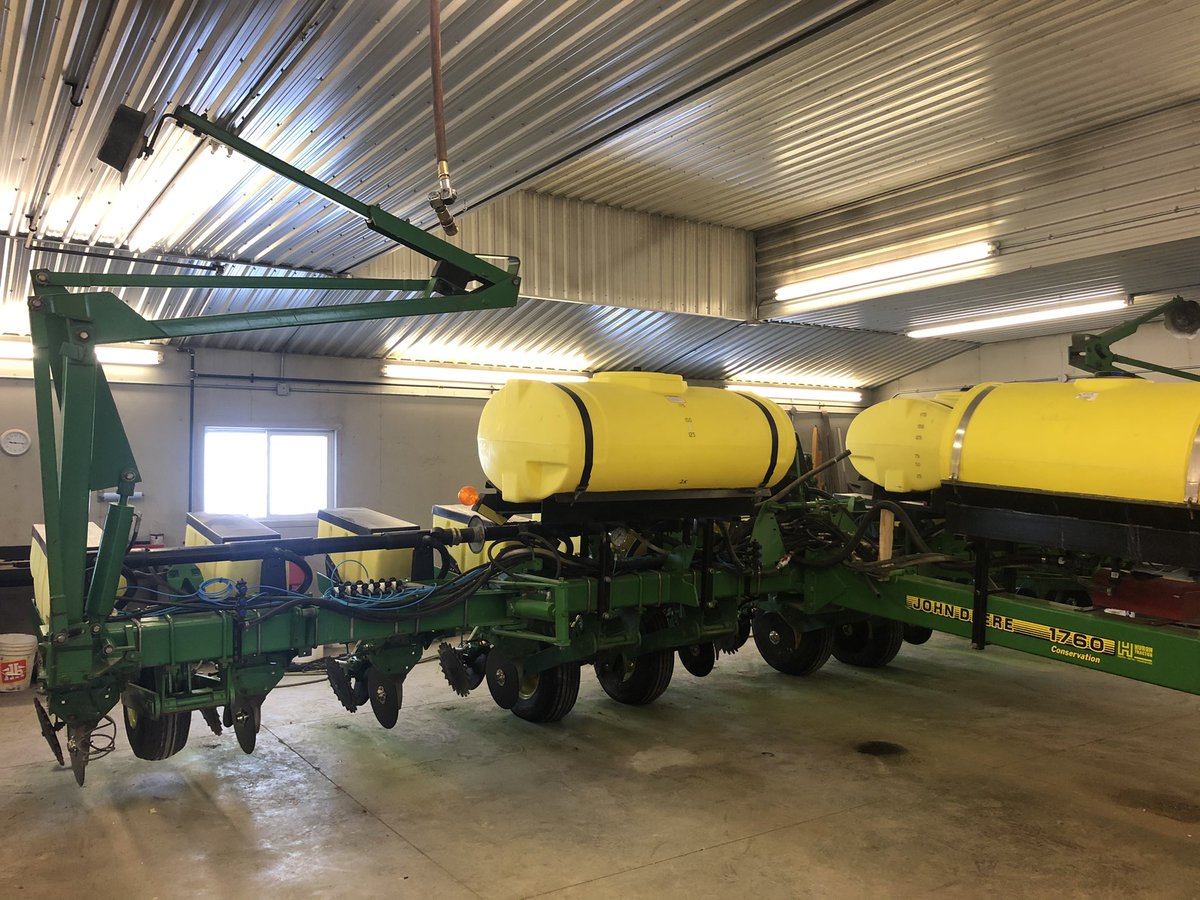 Completely rebuild 1760 (bushing kit in H arms, new AR upper arms, seed tube guards, disk, bearing kits in closing frames, moustache’s and seed firmer’s) also has E-sets and HD springs. fertilizer tanks can be set up to do one or two products. Coming soon!! In Mitchell