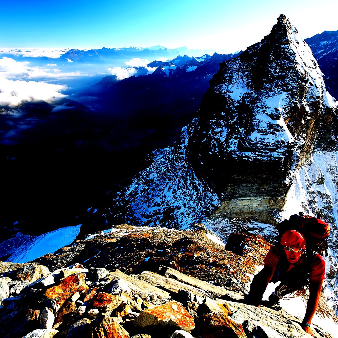 CellgymUSA's tweet photo. High altitude training just got easier. #Cellgym helps climbers acclimatize before even stepping foot on the mountain. #BreatheAirBreatheLife https://t.co/KF60k0dNDL