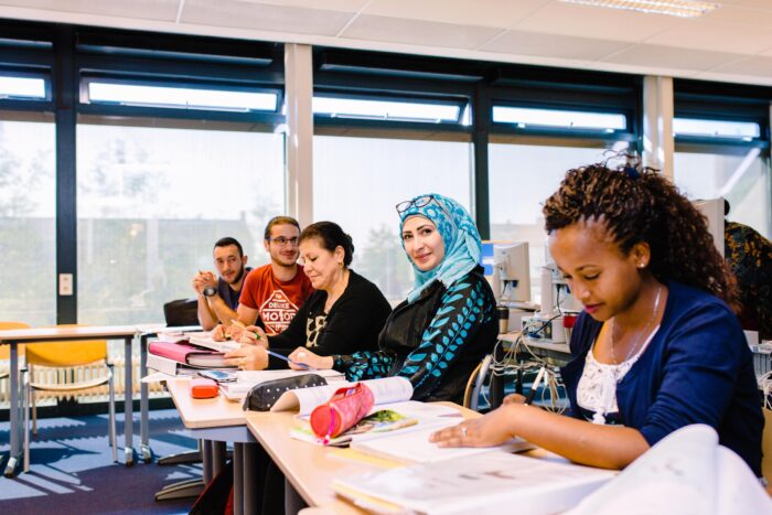 Topscore voor @rocteraa Helmond 
Het kwaliteitsinstituut Blik op Werk heeft de #inburgeringsopleiding van ROC Ter AA de maximale score van vier sterren gegeven. 

ditishelmond.nl/topscore-voor-…

#lokale #omroep #ditishelmond #radio #tv #agenda #en #digitaal #nieuws #helmond