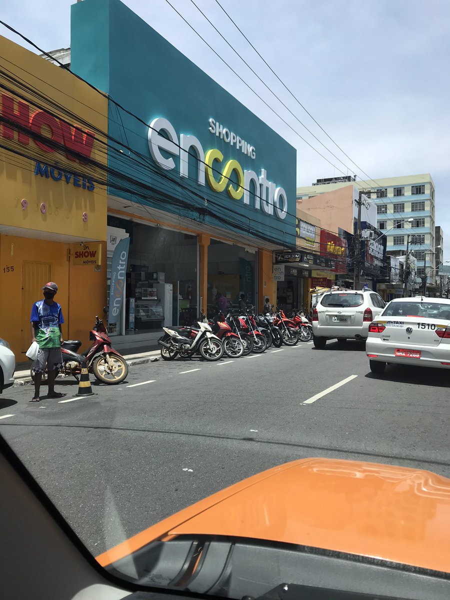 Amigos da <a href="/smttaju/">SMTT Aracaju</a> <a href="/PrefAracaju/">Eu amo Aracaju</a> há necessidade de intervenção rápida em relação aos estacionamentos na rua Itabaianinha. A invasão de motos nas vagas para carros é tamanha.