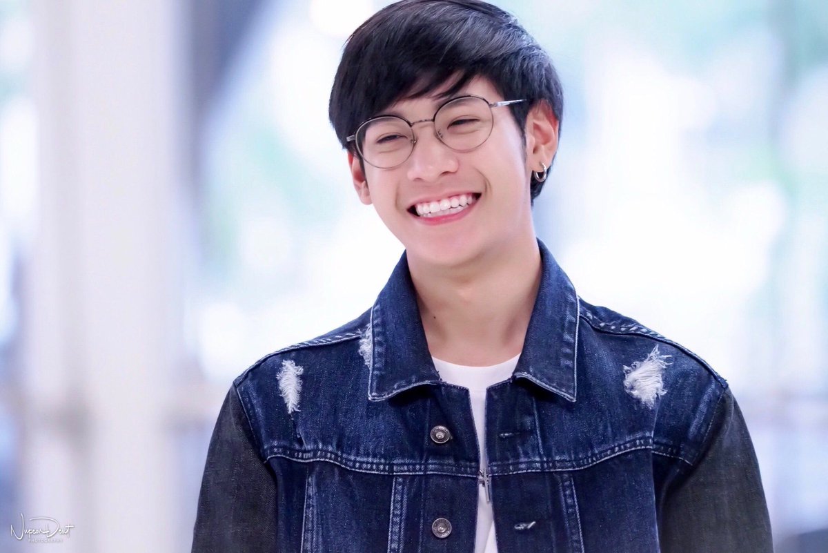 Ini kumpulan foto yang menurut gua singto gemes.Special tag  @_Neavy