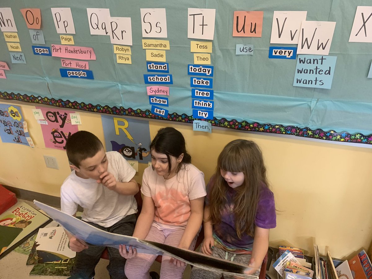 BayviewEdCentre's tweet photo. The power of reading! You can learn new things in non-fiction books! #FamilyLiteracyDay #SRCE #readingforpleasure #catchareader https://t.co/lasfp3AbA9