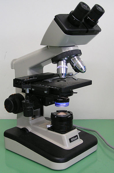 Now we can move on to talking about microscopes proper. For people who don't work with them for a living, you probably haven't seen once since school and you remember them looking like this