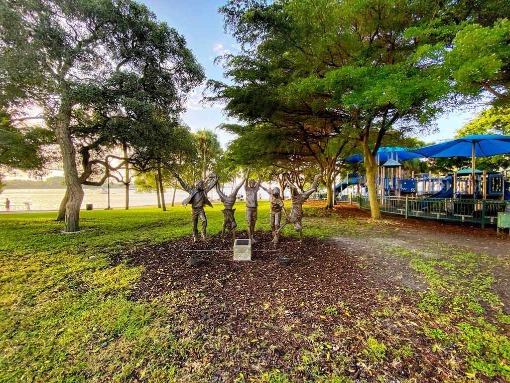 SarasotaPRD's tweet image. BEST PARK FOR KIDS
The SRQ Best of Local 2021 Finalists are ready for your vote! Vote for one of our parks!

Family + Children
🐬Bayfront Park
🎪 Payne Park

Polls close on February 17 at midnight. srqmag.com/bestof

#LetsPlaySarasota #BESTOFSRQ @SRQChirps
