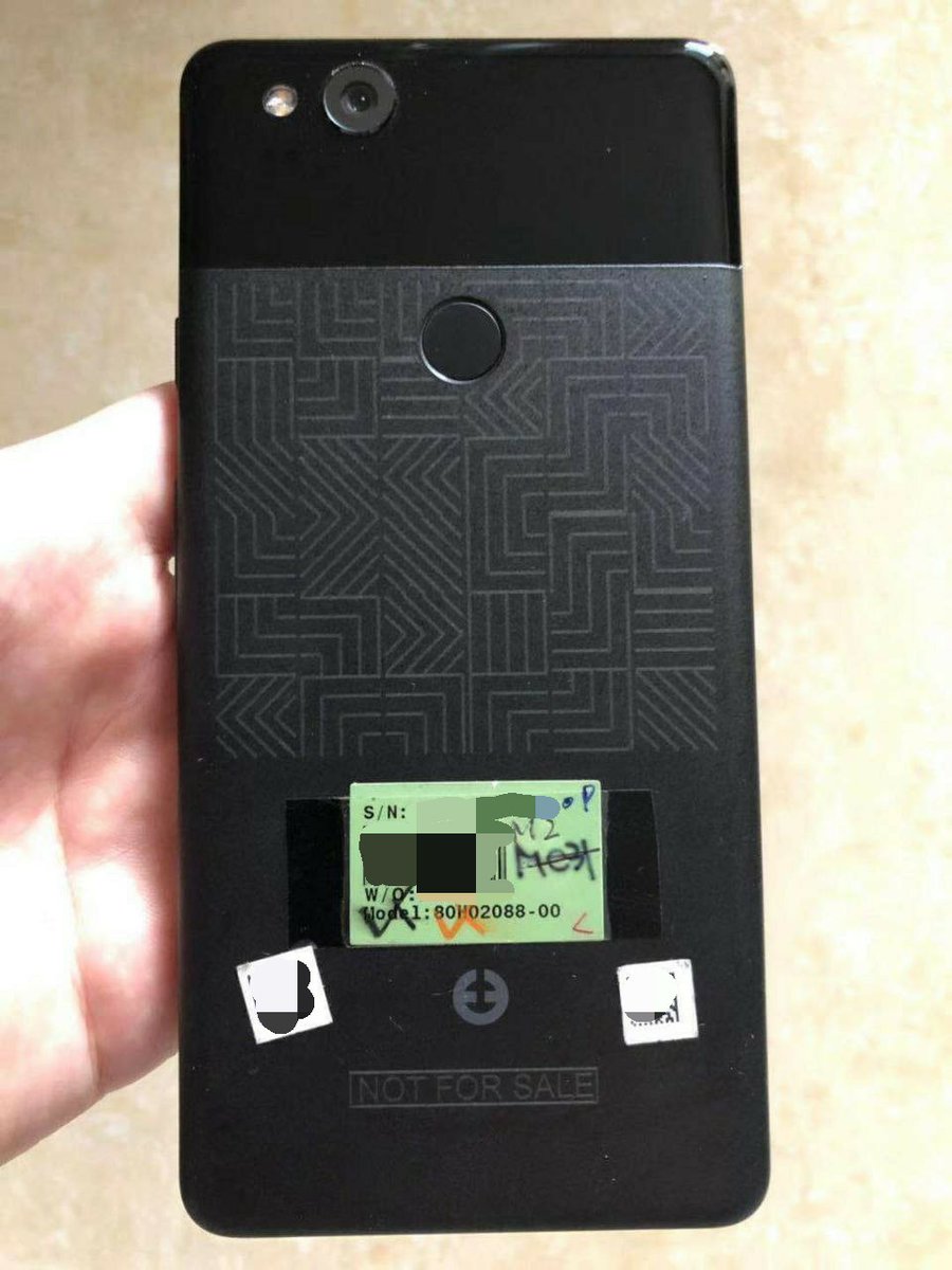 Mishaal Rahman Pa Twitter Remember Muskie The Cancelled Htc Made Pixel 2 Xl Prototype Hunter Hikari Calyx Is Getting His Hands On One These Images Are From The Seller T Co J7gashoybo T Co M81ye8r3zg