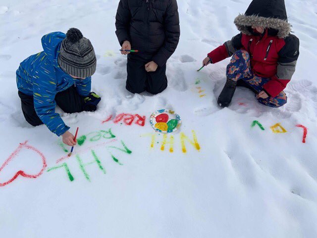 SRCE_Literacy's tweet photo. Students @sacseagles were caught writing in the snow❤️ #catchawriter #catchareader #SRCELiteracyCampaign2021 https://t.co/NRgi4TtTki