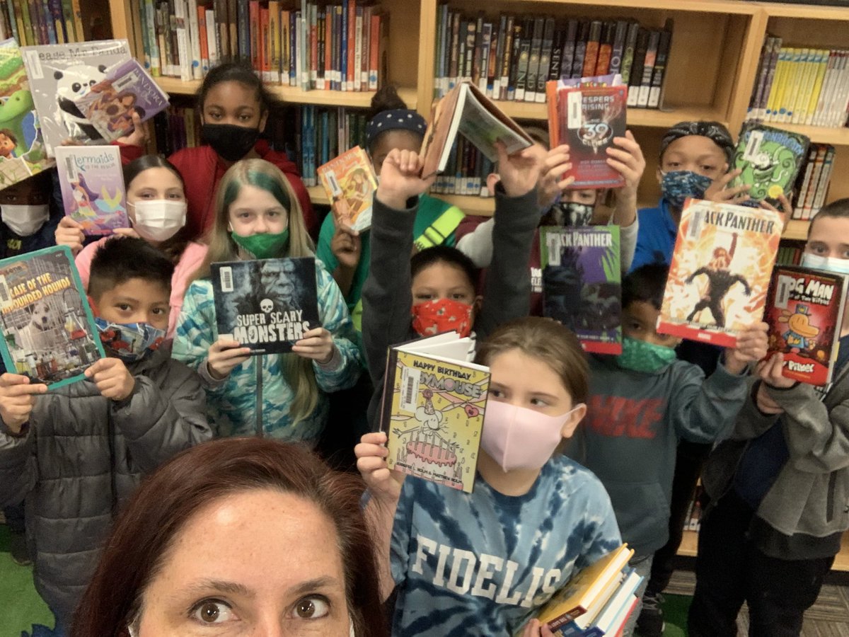 It’s #LibraryShelfieDay here at Dogwood! I wonder what fun shelfies  we’ll see here today. Stay tuned! #schoollikenoneother #DFL