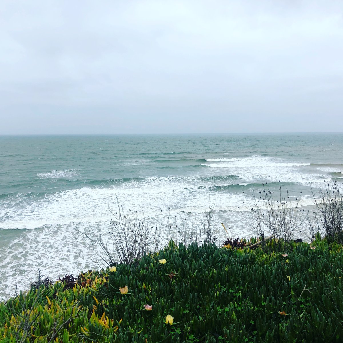 Watching the #storm roll in from the comfort of a warm and cozy #santacruz beach home. 🌊 🙌  Book yours today at calistays.com. Always #BookDirect for the best rate.