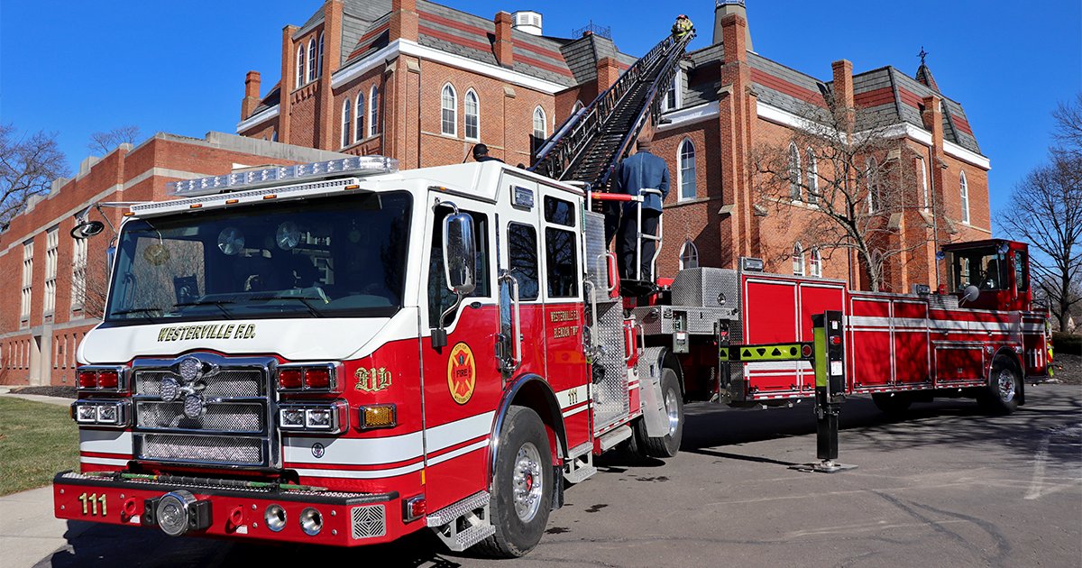 tellwesterville's tweet image. #Westerville firefighters continue their training on the new “Tiller,” the tractor-drawn Ladder truck driven from two positions to navigate tight turns and improve accessibility.