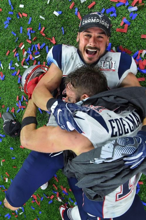 smarshxo's tweet photo. This is the reunion I need on the Patriots in 2021  @Edelman11 @DannyAmendola https://t.co/uwOmbjQEQa