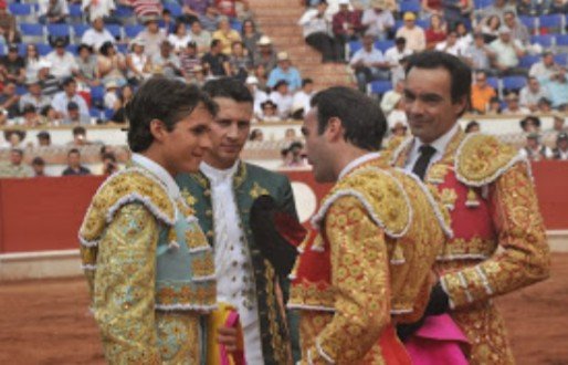 ramirezvictore's tweet photo. José Miguel Parra cumple hoy 27-01-21 diez años de alternativa, que recibió en San Cristóbal de manos de Enrique Ponce @EPonceOficial con el testimonio de Manuel Jesús "El Cid" y el rejoneador José Luis Rodríguez @jlrejoneador quienes le cedieron al toro "Platerito" n° 50, 438kg https://t.co/QuWj8EjHBm