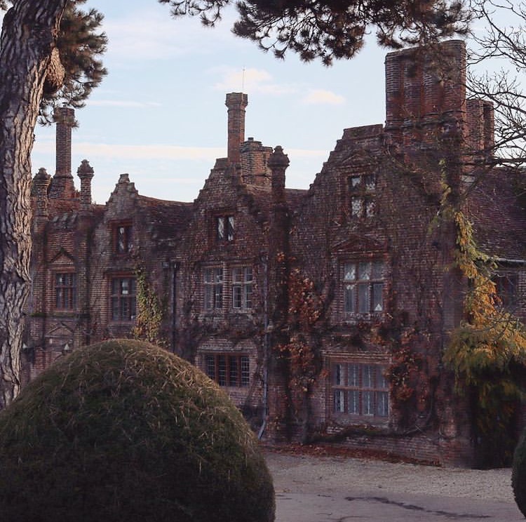 We love this gorgeous shot taken by @hayleymackie 😍📸 Our Hall looks beautiful all year around ✨