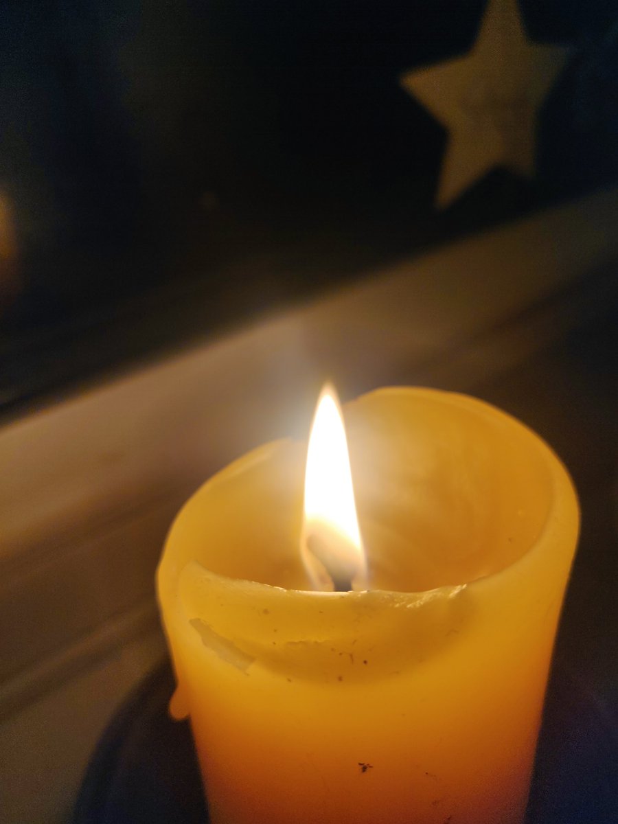 ms_kasm's tweet photo. #LightTheDarkness #HolocaustMemorialDay https://t.co/lDjfWSr2HY