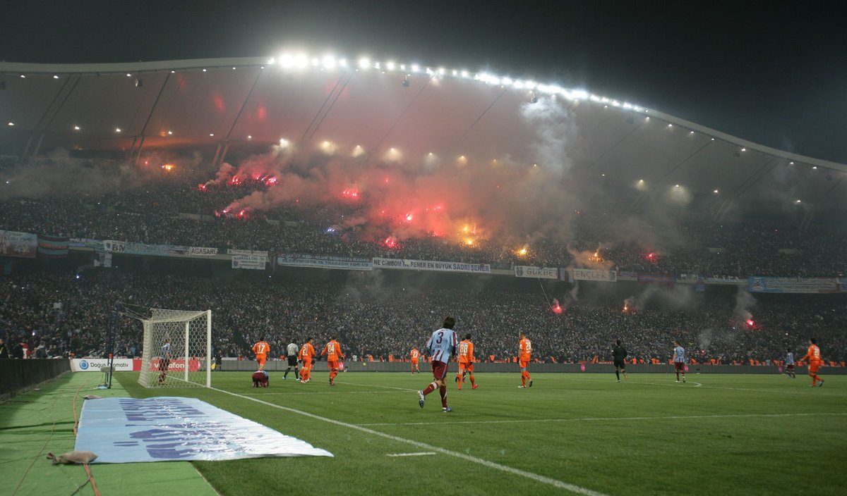 Trabzonspor, Atatürk Olimpiyat Stadyumu'nda çıktığı 4 final maçından da galibiyetle ayrıldı ve müzesine 4 kupa götürdü 

🏆🏆🏆🏆