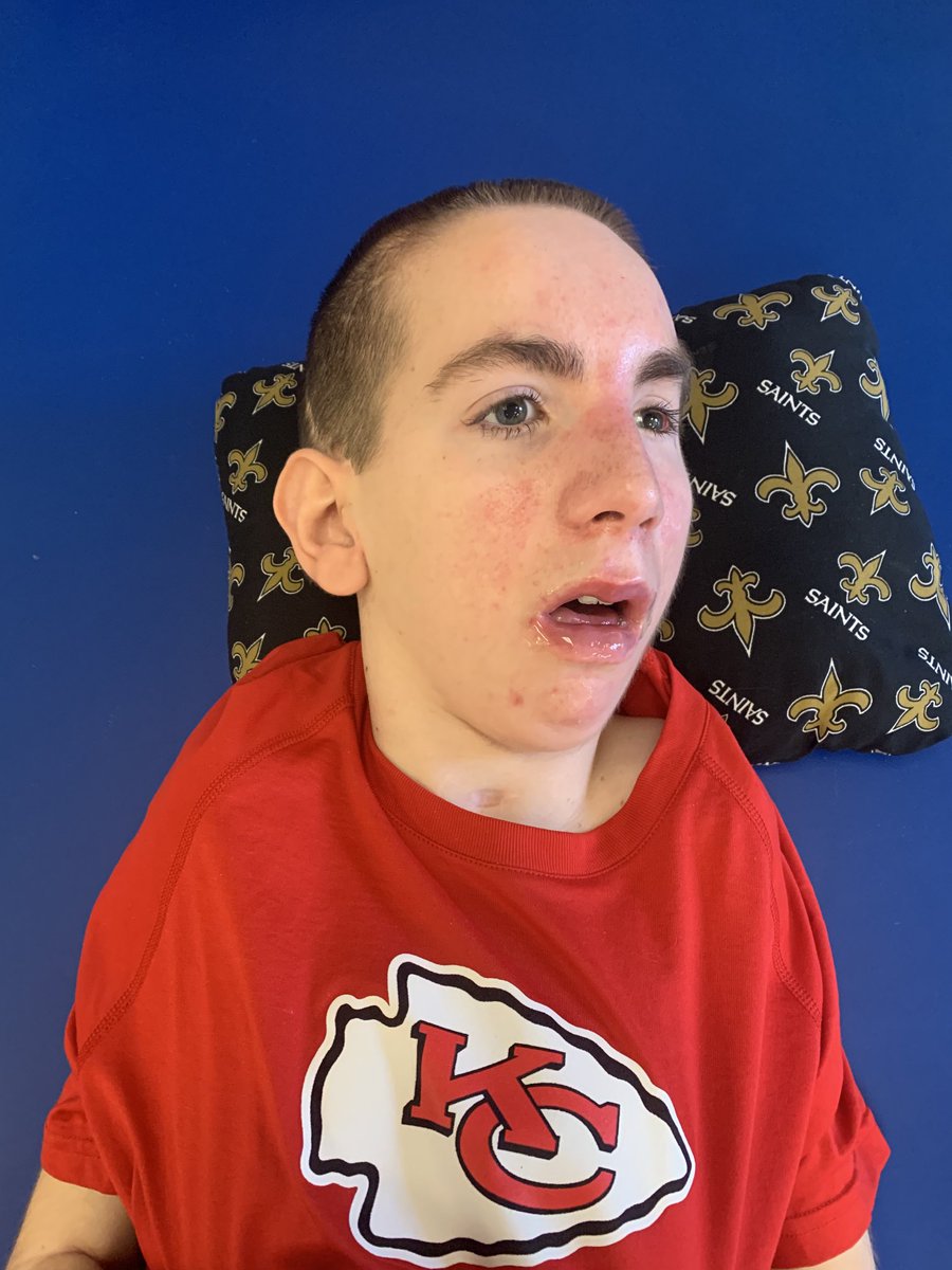 Luke’s 2 favorite teams https://t.co/IaR7v2n9HD