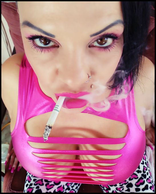 3 pic. Lips - Tits - and Cigarettes! #smokingfetish https://t.co/xtLDV8QG1i