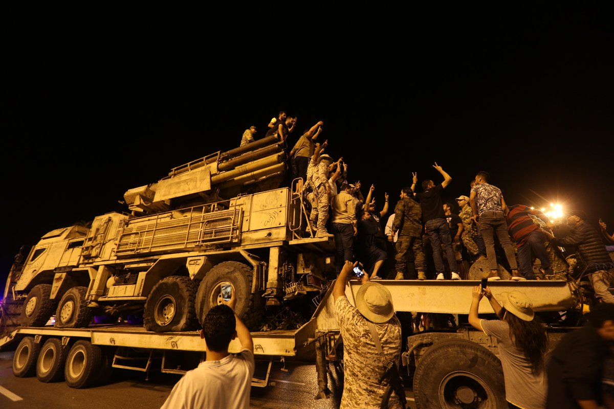 Photos shared by  @anadoluimages showed on May 20th that a visibly intact Pantsir S-1 system was being paraded by militias thru the streets of Tripoli after the pivotal battle at Watiya Air Base. I believe it was this unit that the article mentions.2/