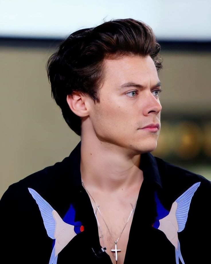 thestylesfandom's tweet photo. Jaw. https://t.co/FEkAFJdUqJ
