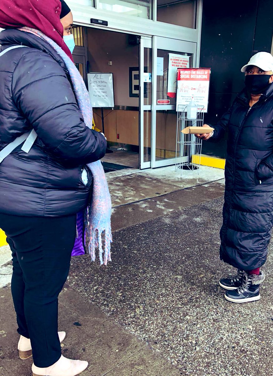 FourCornersHC's tweet photo. Community ambassadors from #WellFort are out and about connecting our communities in #Bramalea &amp; #Malton with #PPE kits  &amp; COVID-19 supports available including: Testing Sites, Isolation Centres, Transportation Support, Grocery Delivery &amp; link to Income Support for self-isolation https://t.co/9jadCvz2Ub