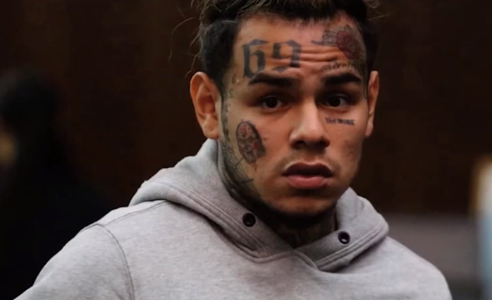 ComplexPop's tweet photo. Exclusive: Watch the official trailer for Showtime’s new docuseries, ‘Supervillian: The Making of Tekashi 6ix9ine.’

Watch: https://t.co/FOEHE0uYPT https://t.co/yUBSza8LR7