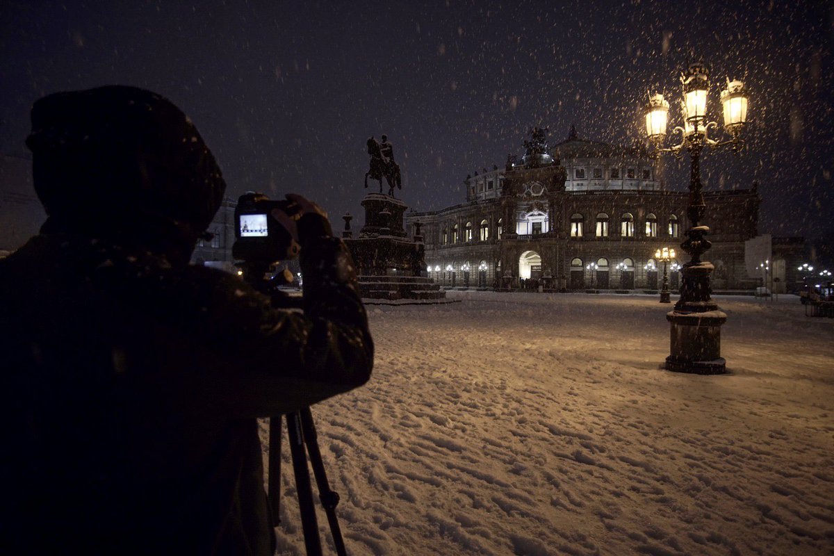DDpix_de's tweet photo. Vielleicht schneit es am Wochenende wieder. ✌️ Prognosen sehen interessant aus. #ddpix #Schneefall #dresden https://t.co/QFb9IiwG0m
