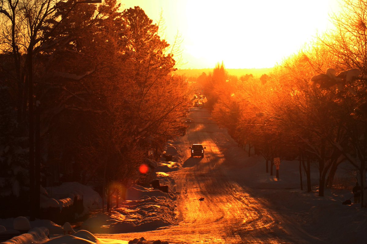 therichreport's tweet photo. Flagstaff showed off this morning. 

@ArizonaTourism @DiscoverFlg https://t.co/42agZPpKcf