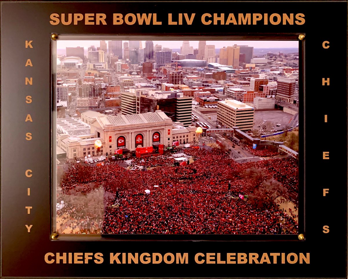 BrianMercerNKC's tweet photo. It’s time for a new @NKCSchools Community PTA Council #ChiefsKingdom Commemorative Plaque Giveaway! Retweet to enter to win this @Chiefs @UnionStationKC Championship Parade Commemorative Plaque! Only @NKCSchools teachers &amp; staff are eligible to win. Contest ends February 3rd! https://t.co/dOOdxpDFup