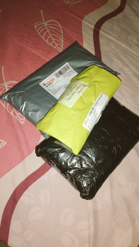 ekhft's tweet photo. Tiap kali buka paket olshop berasa buka kado. Iyaa, kado dari diri sendiri 🌻 https://t.co/6yLkdDeCLM