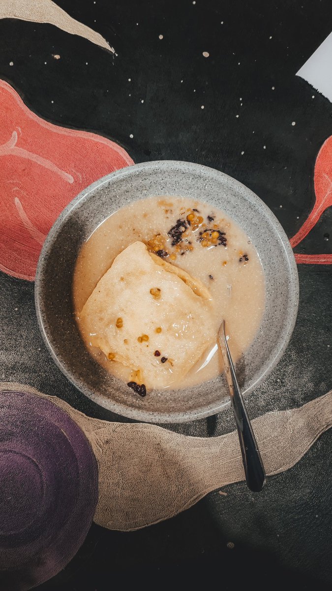 wiranagara's tweet photo. Di semangkuk bubur kacang hijau itu aku cukup menjadi roti tawar saja. Datang kala diminta, tak butuh pun tak mengapa.

Setidaknya kau tahu dalam setiap porsi, aku siap berada di sisi, tanpa berharap posisi.. https://t.co/890mAaELxa
