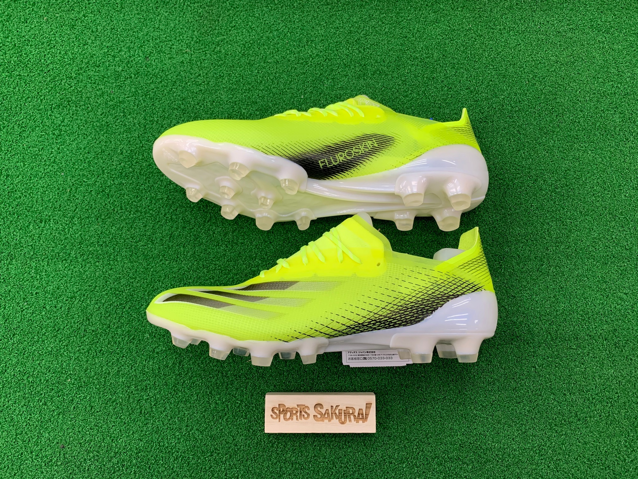 スポーツサクライ サッカー スポサク泉大津店のひきたです エックスnewカラーが発売 例年見る安心感のカラーリング エックスといえば これっ のイメージ 久保建英選手も 早速履いていました おそらく ギリシャに移籍した 香川真司選手も