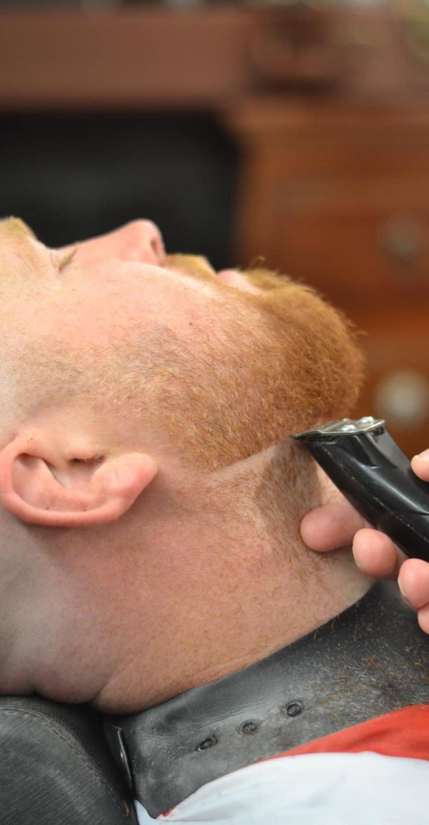 Still my favourite trimmer the <a href="/AndisCompany/">Andis Company</a> slim line pro li  always gives the best line outs