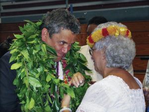 Praise pours in for former Hawaii County Mayor Billy Kenoi