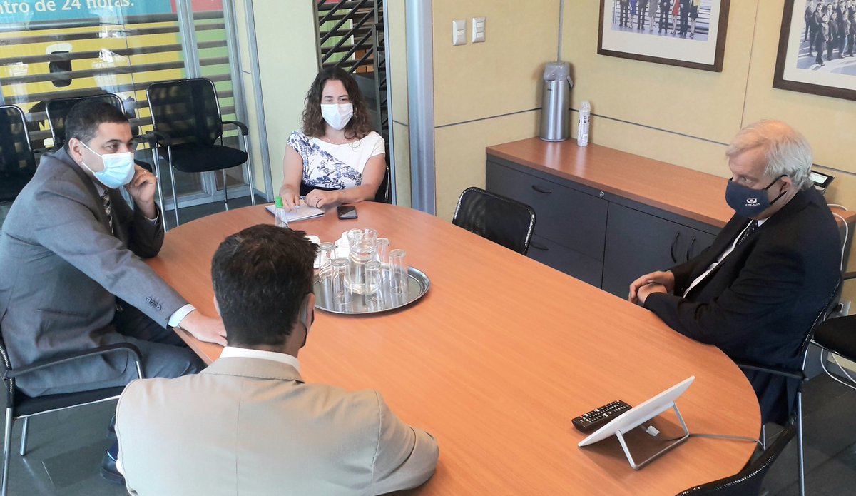 DPP_MetroNorte's tweet photo. Actividades académicas conjuntas e instancias que mejoren la comunicación de fiscales con defensores para agilizar audiencias entre las iniciativas acordadas en la primera reunión de la Defensora Regional Daniela Báez y el Fiscal Centro Norte Xavier Armendáriz @DPP_CL https://t.co/ewVKLqoNaO